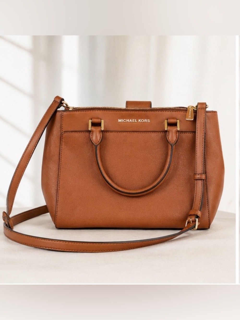 MICHAEL KORS Tan Leather Satchel with Gold Hardware